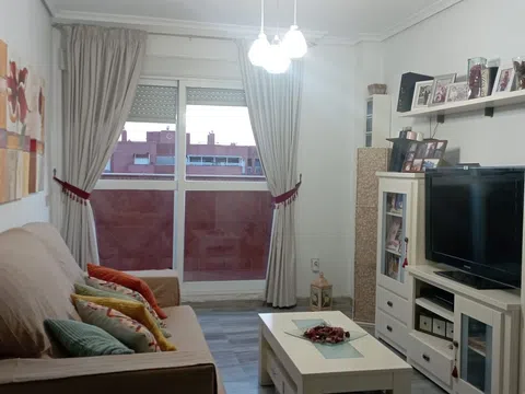 Piso en calle Cueva de Menga, 3