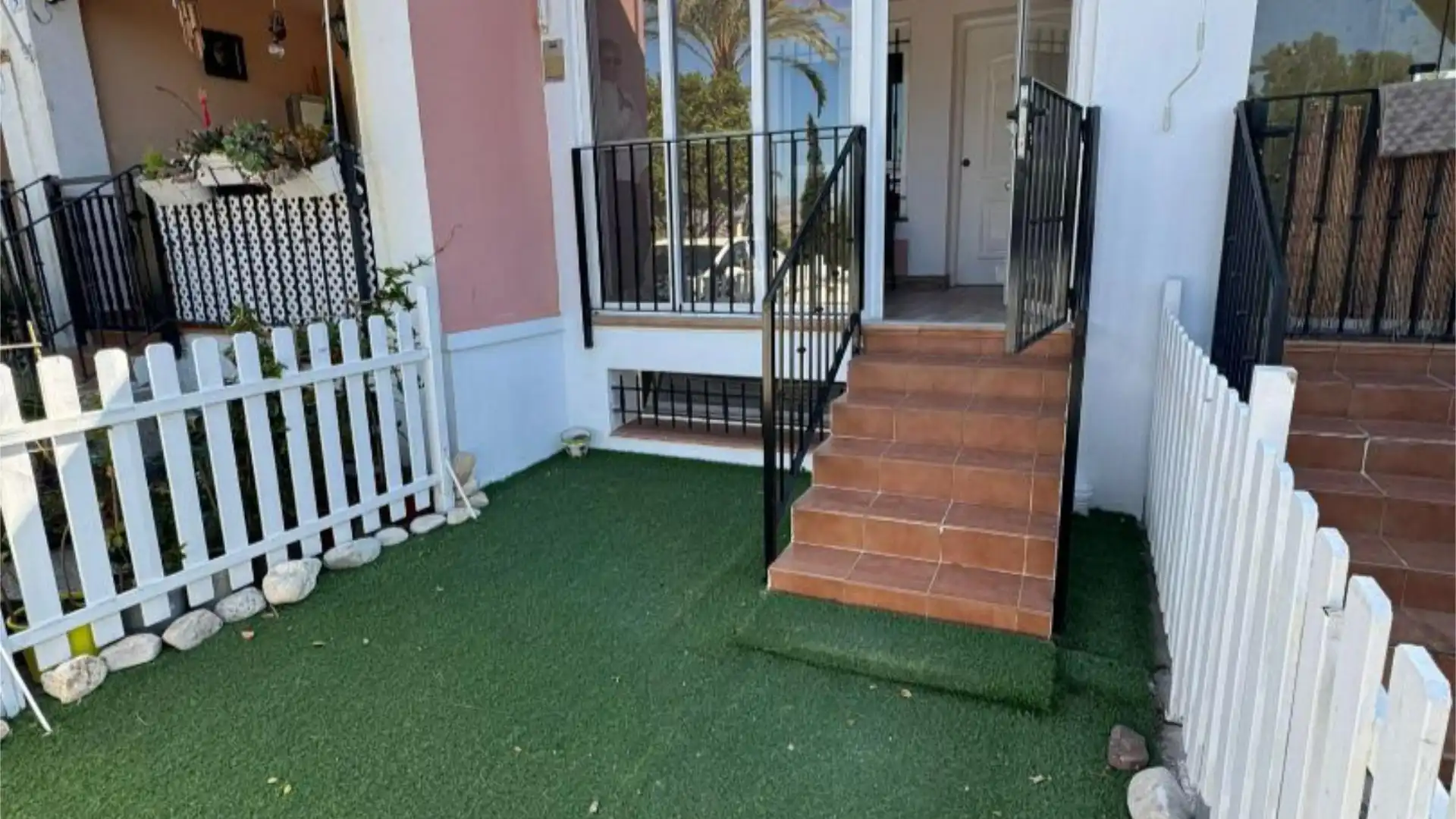 Casa adosada en  Carrer del Ressol 5 - Foto 3