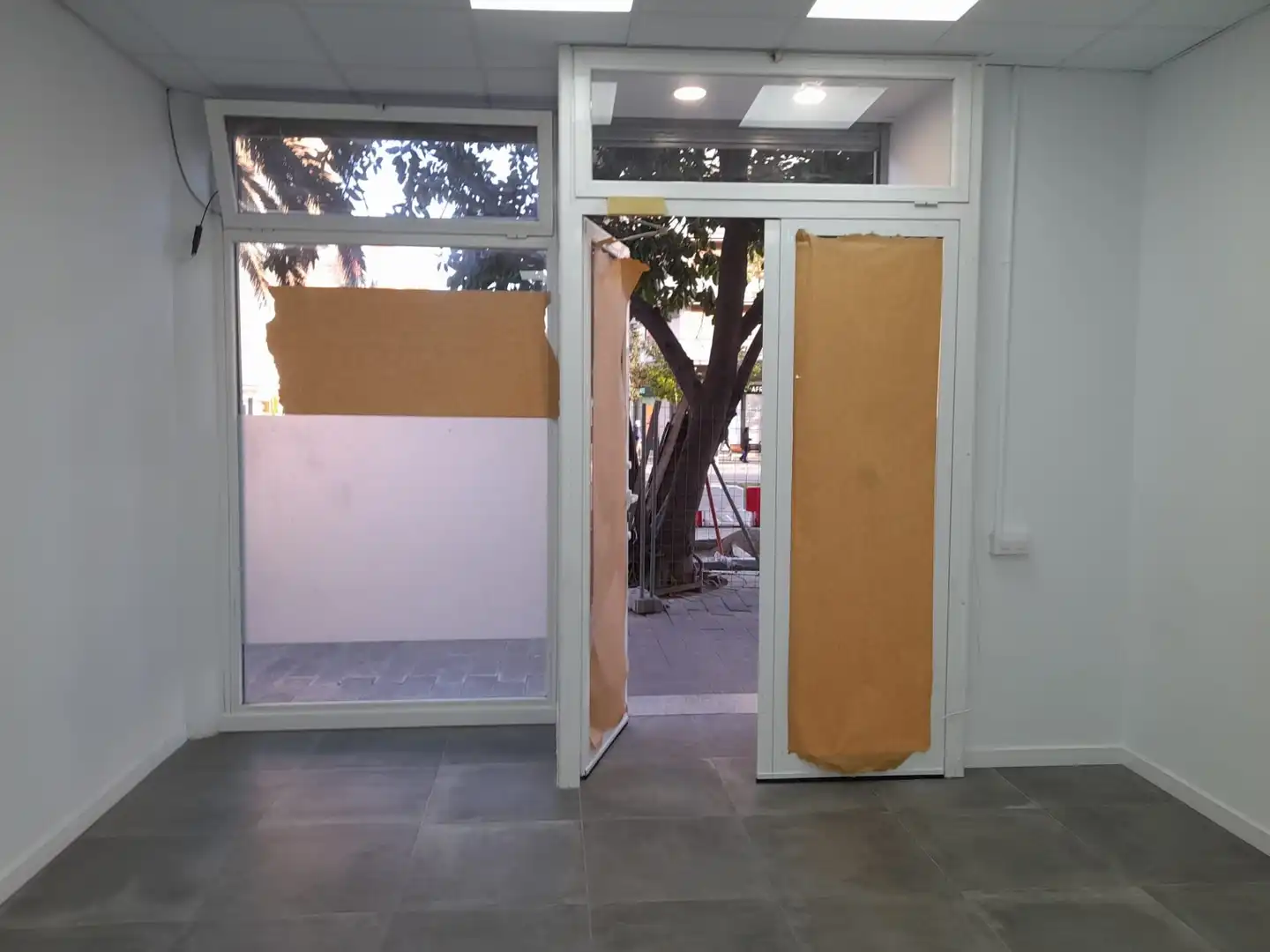 Local comercial en  CORNELLA - Foto 17