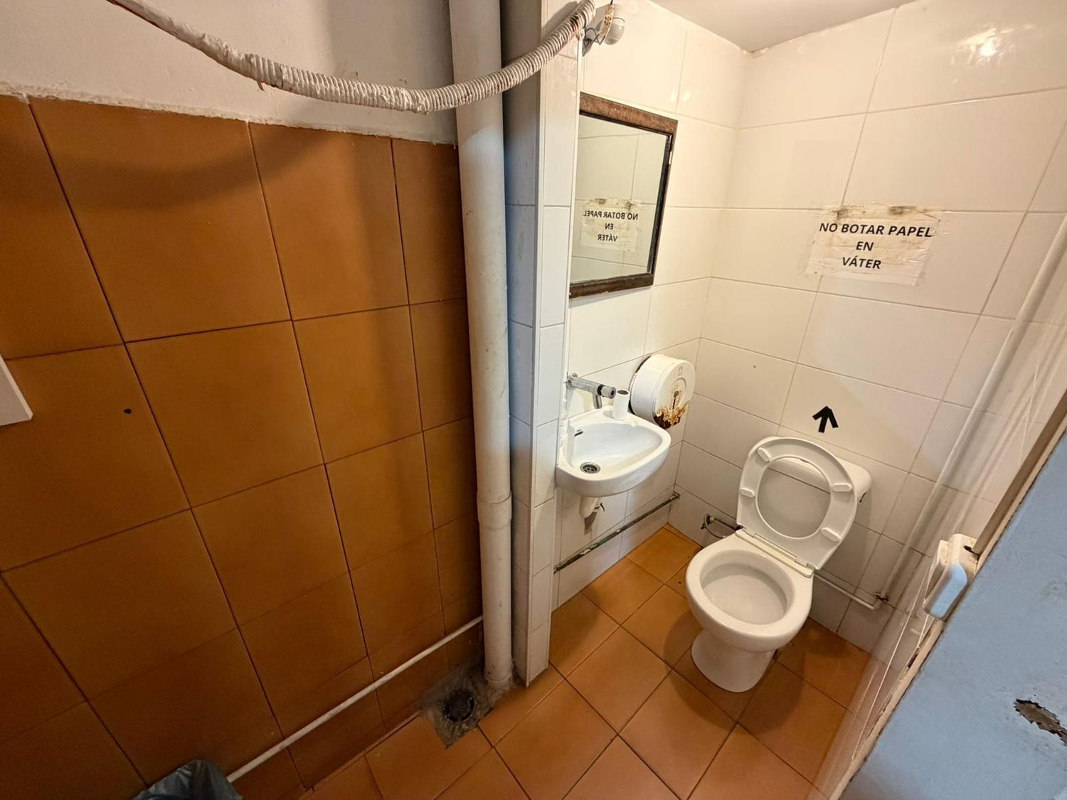 Bar, cafetería en traspaso en Calle Joventut - Foto 3
