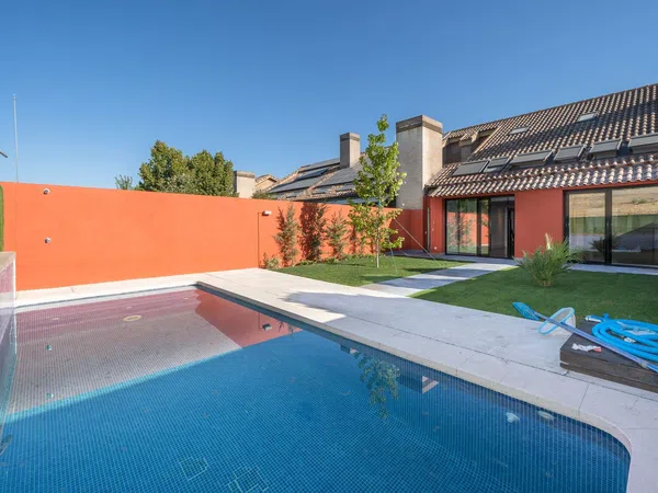 Chalet adosado en Paseo Club Deportivo, 2, La Finca - Foto 1