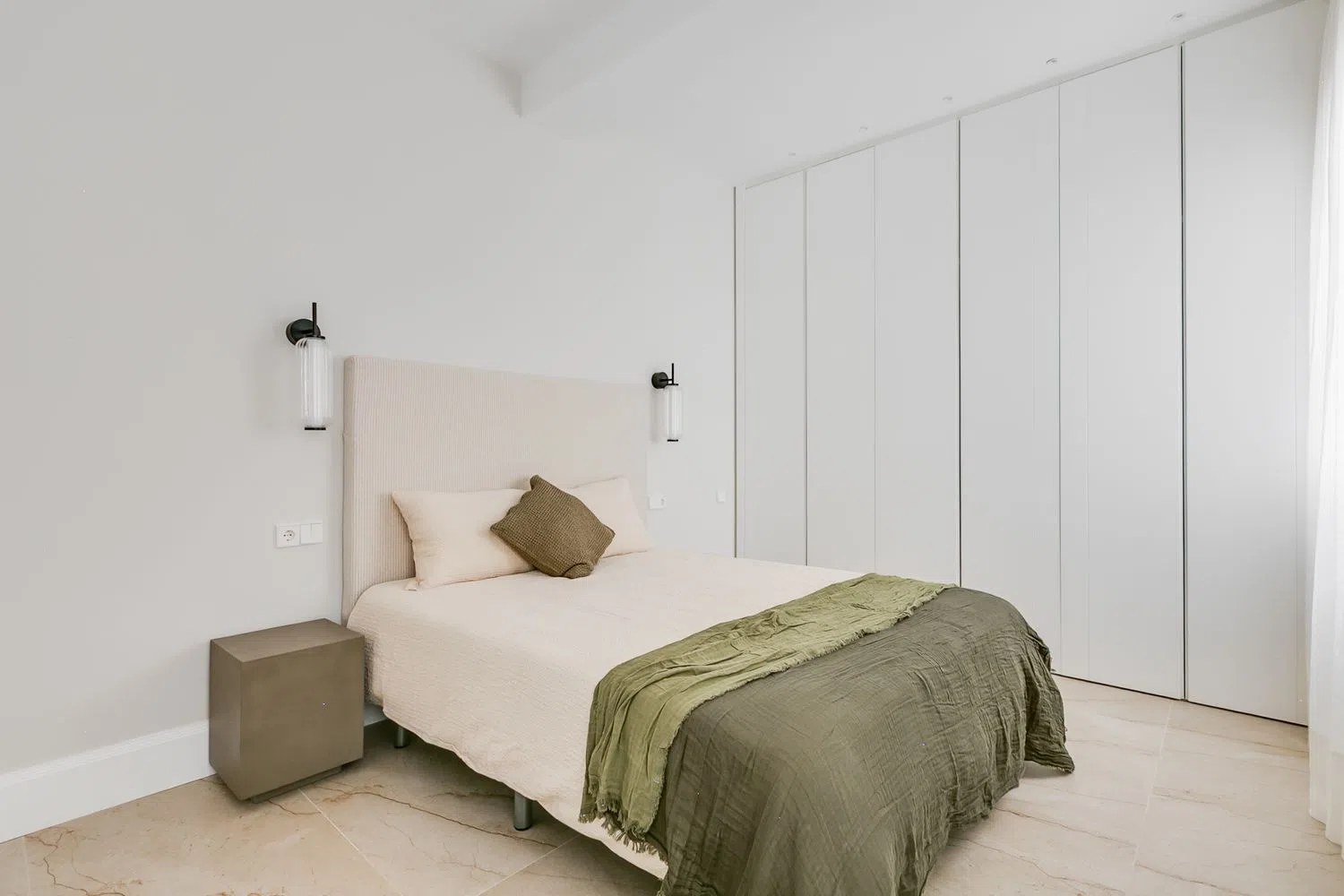 Piso en avenida de la Reina Victoria, 37 - Foto 3