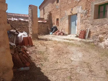 Casa adosada en  Calle la Iglesia 15 - Foto 1