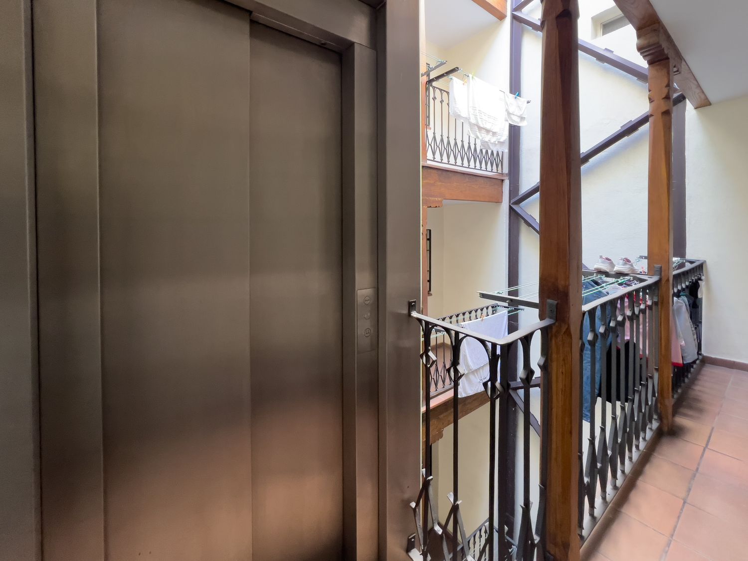 Estudio en calle Tarragona, 38 - Foto 1