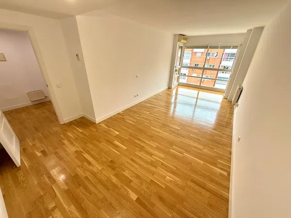 Piso en calle de María Tubau, 17