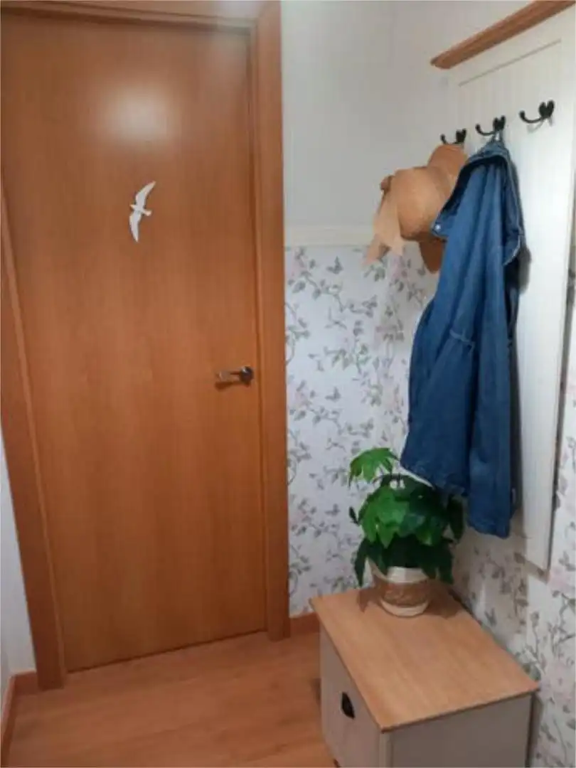Piso en barrio - Foto 4