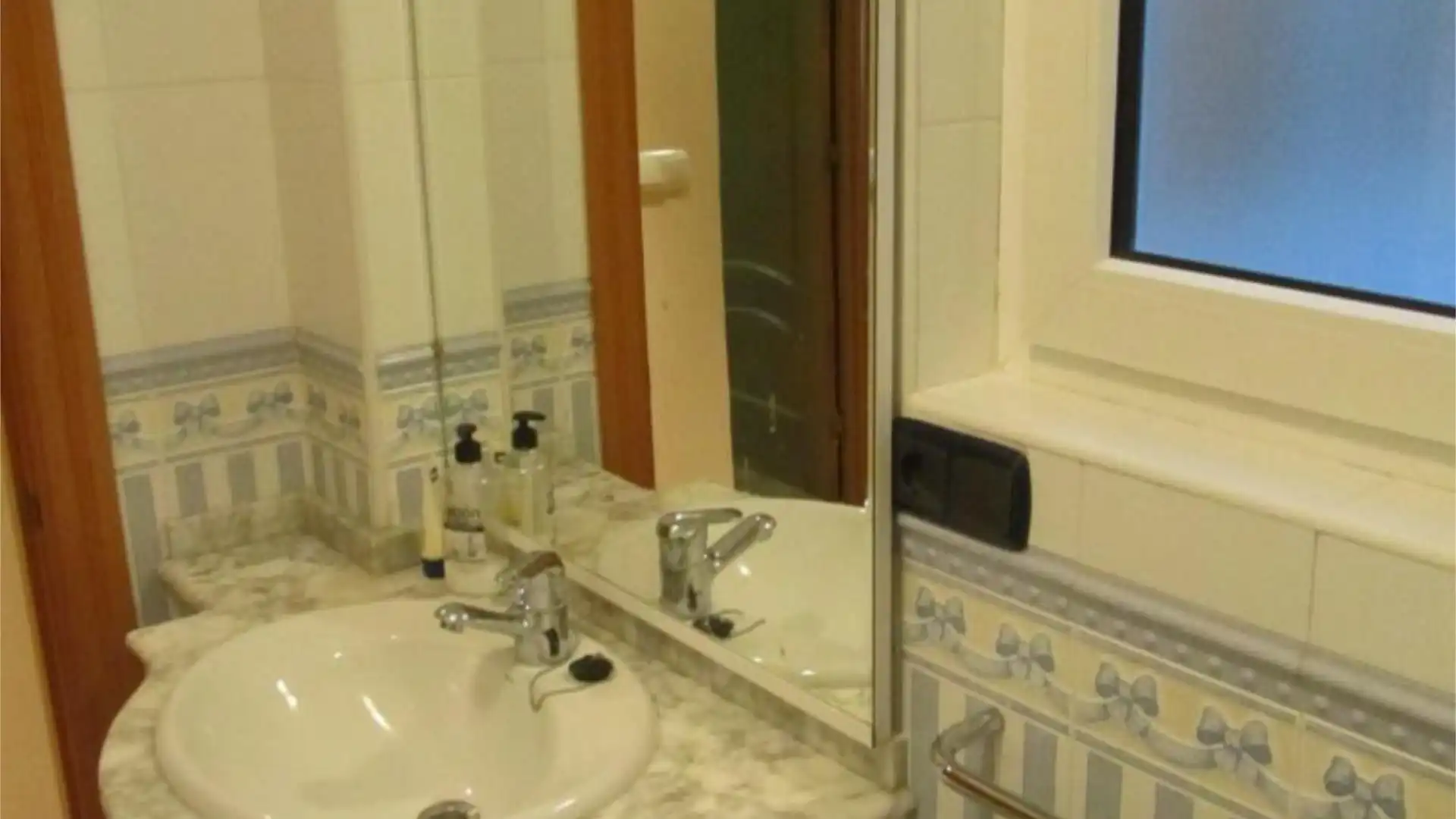 Piso en  Avenida Buenavista 8 - Foto 8