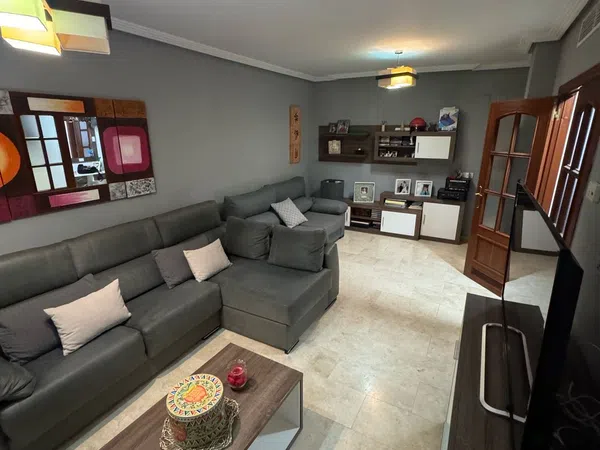 Chalet adosado en Calle Grecia, 25 - Foto 2