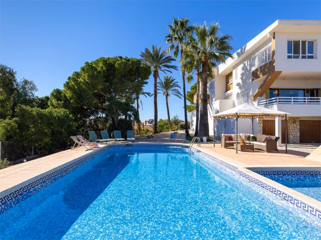 Chalet en  Calle de los Hermanos Álvarez Quintero 14