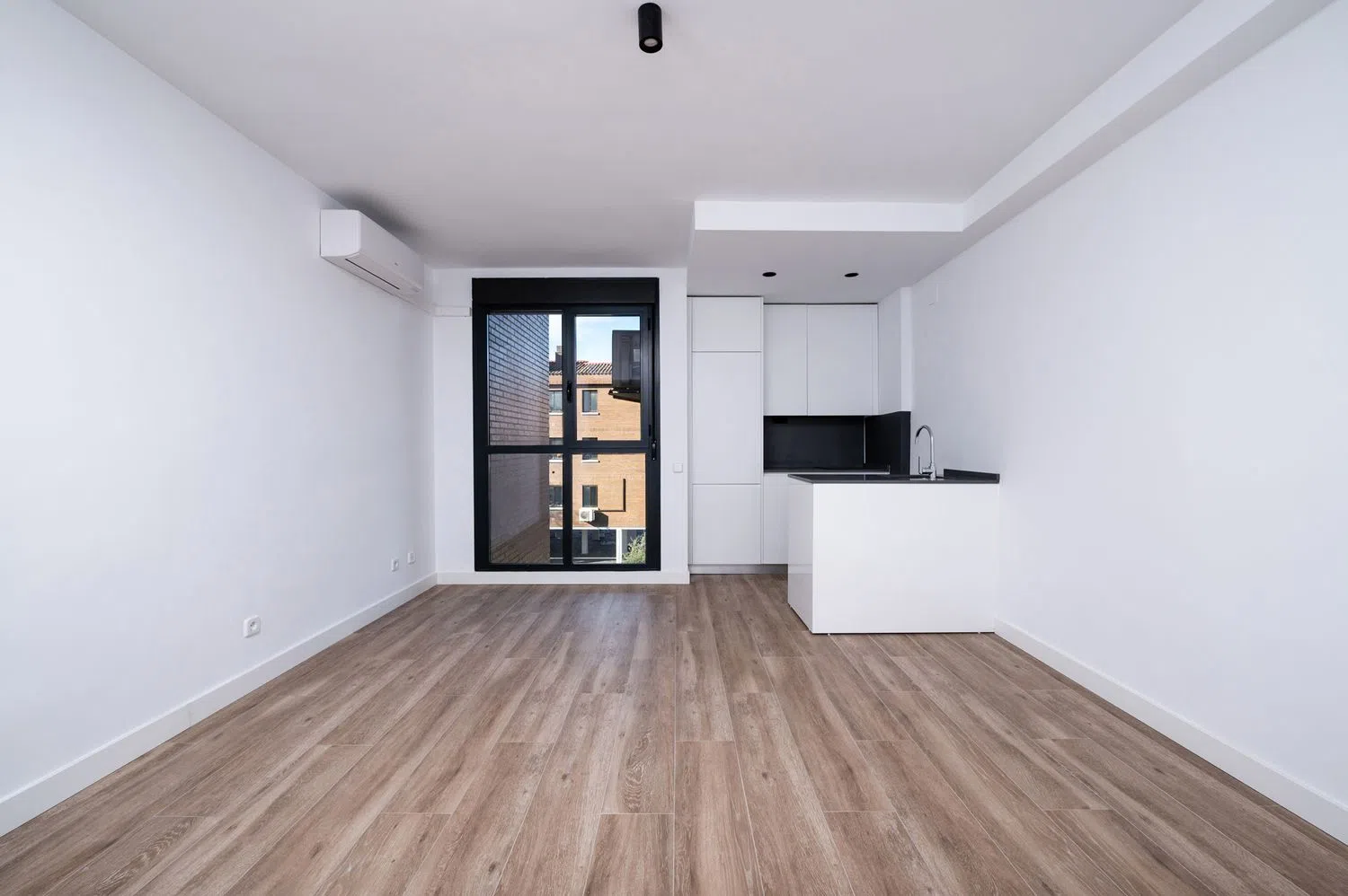 Estudio en calle de Diego Ayllón - Foto 3