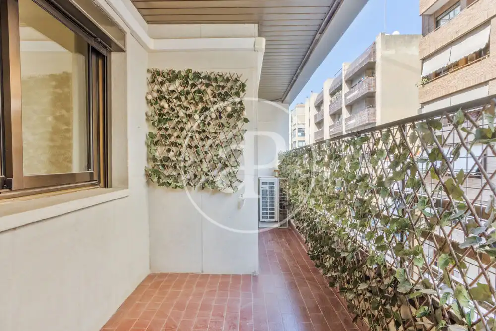 Piso en  Carrer d'Armando Palacio Valdés - Foto 2
