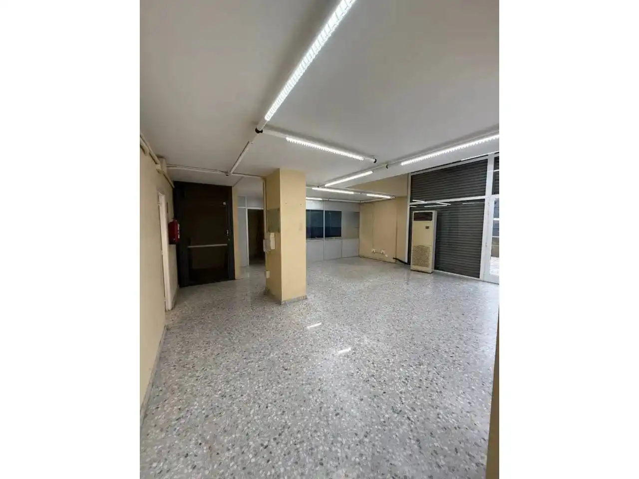 Local comercial en  Calle Carrer del Dibuixant Avellaneda - Foto 4
