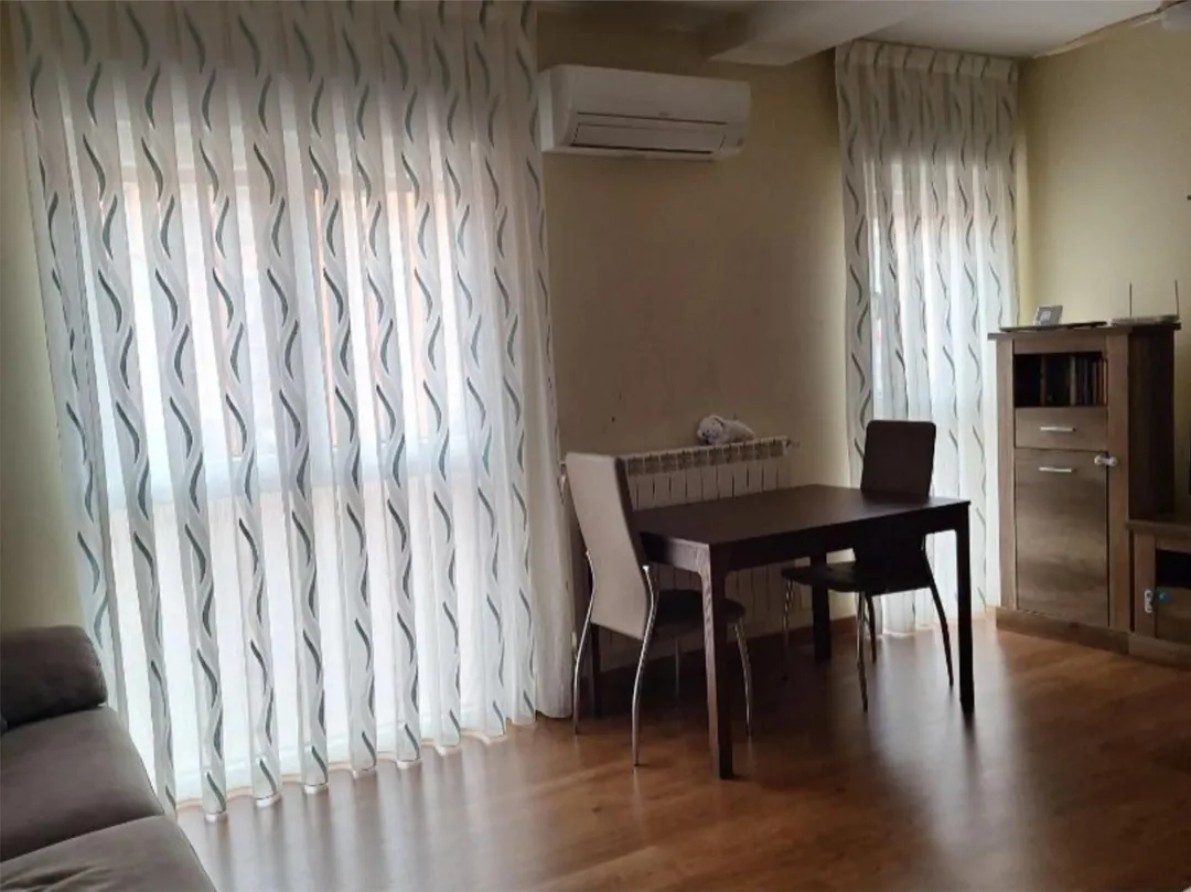 Piso en  Calle Ampuero 13