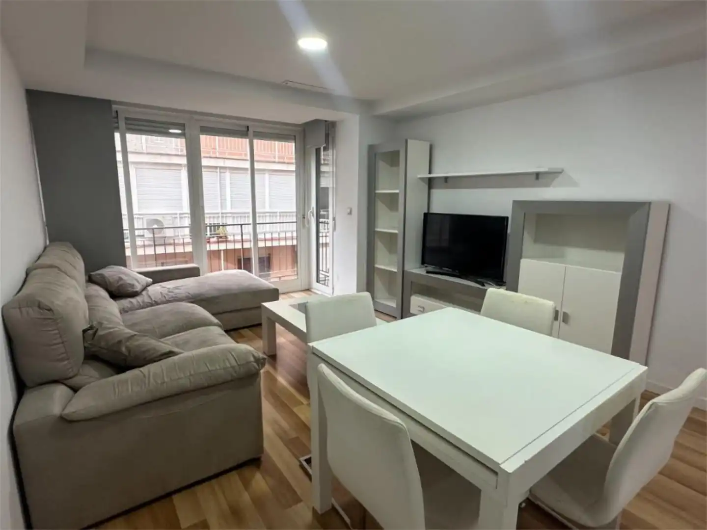 Piso en  Calle Gómez Cortina 8 - Foto 3