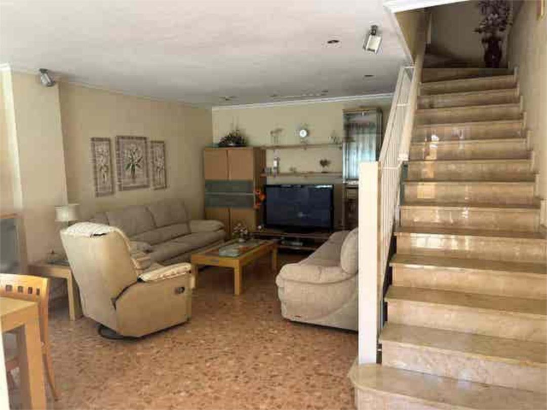 Casa adosada en Altabix - Foto 2