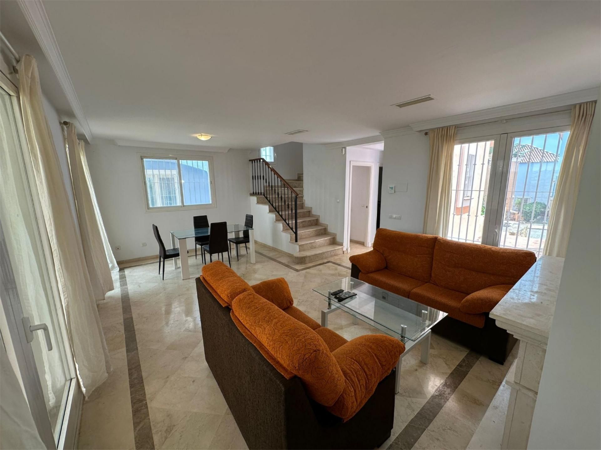 Casa adosada en  Urbanización Aloha Lake 20 - Foto 9