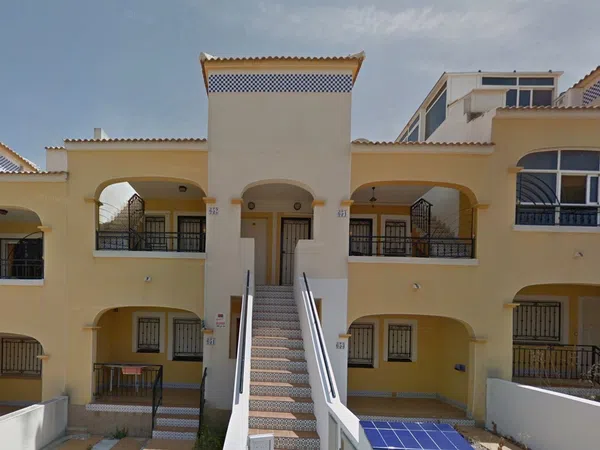 Piso en Calle Lagunas de Ruidera, 648, Zona Lago - Los Almendros - Foto 1