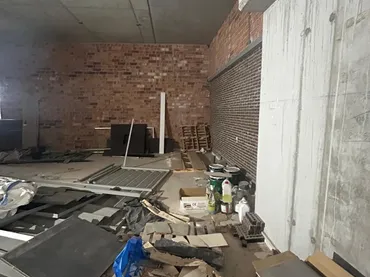Local comercial en Cornellà de Llobregat - Foto 3