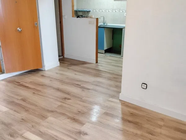 Piso en calle de Bellcaire, 62 , bajos