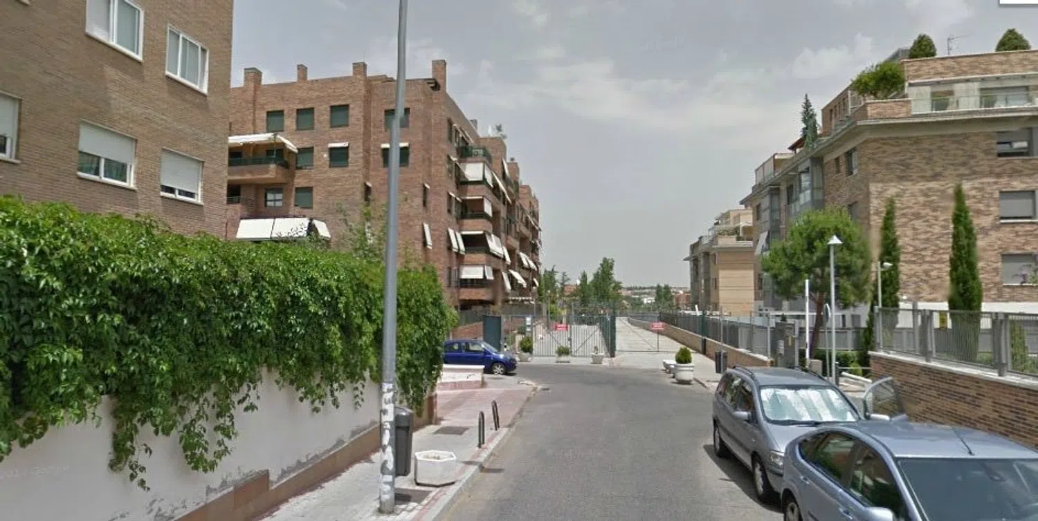 Piso en avenida del Talgo, 164 - Foto 2