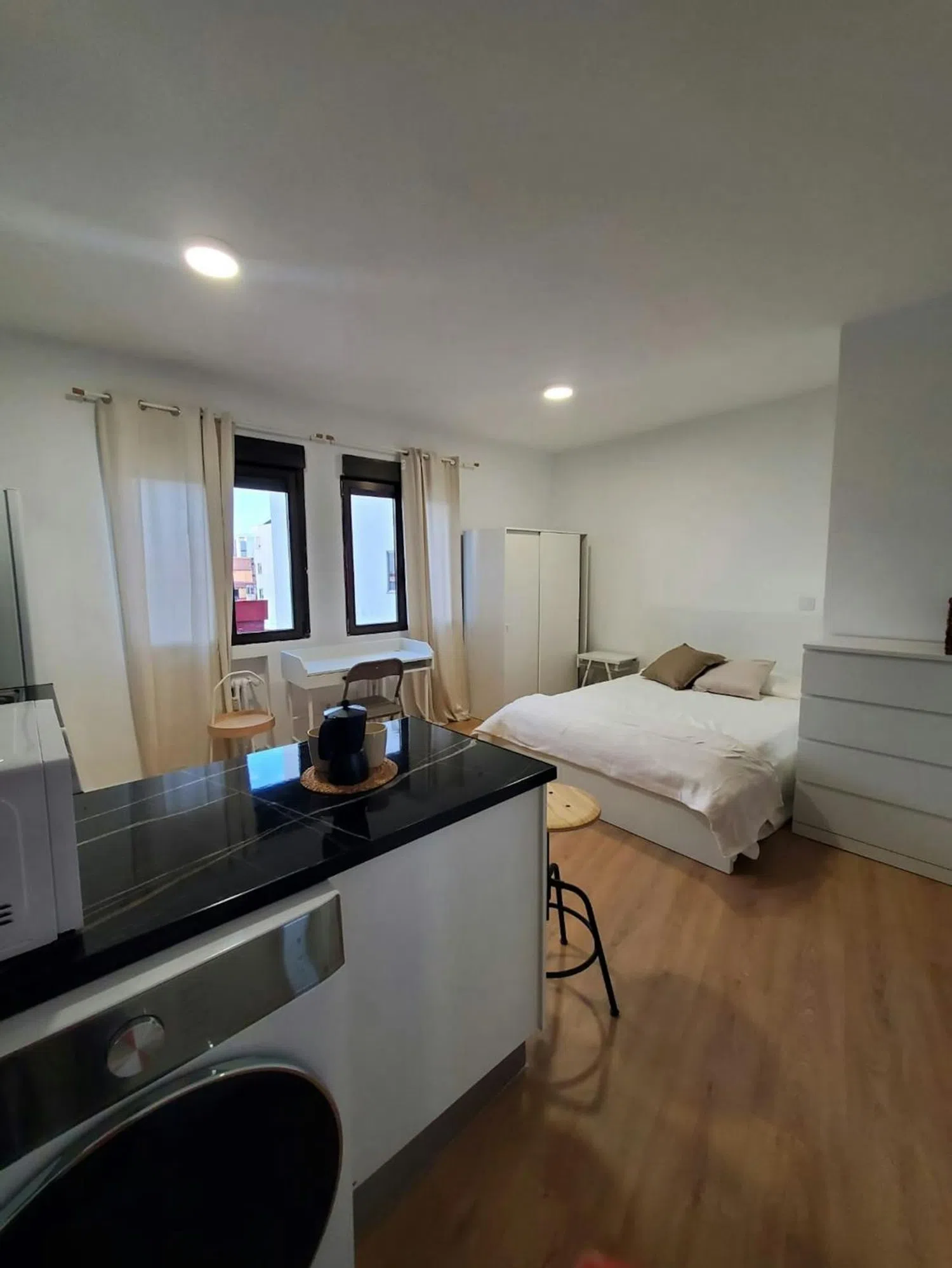 Estudio en calle del Doctor Santero, 2