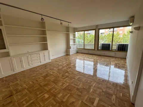 Piso en paseo de La Habana, 28