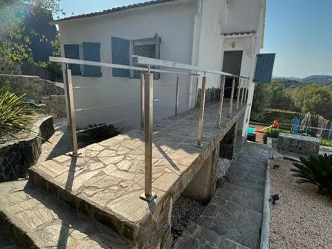 Casa independiente en avenida de Sitges, 23
