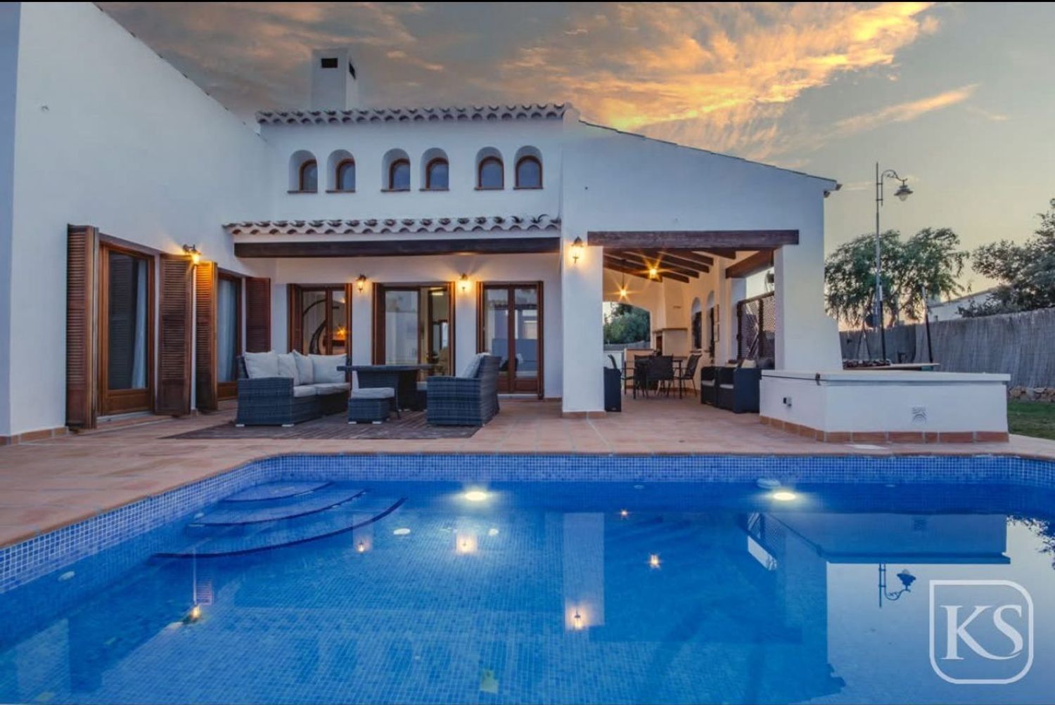 Casa independiente en calle Berilo, 8