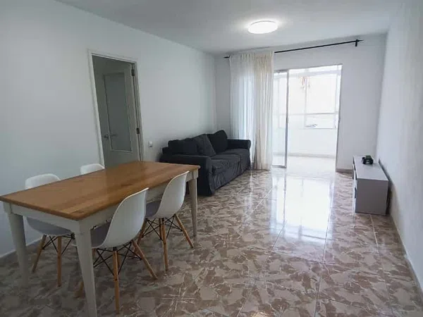 Piso en avenida Parque Central, 3