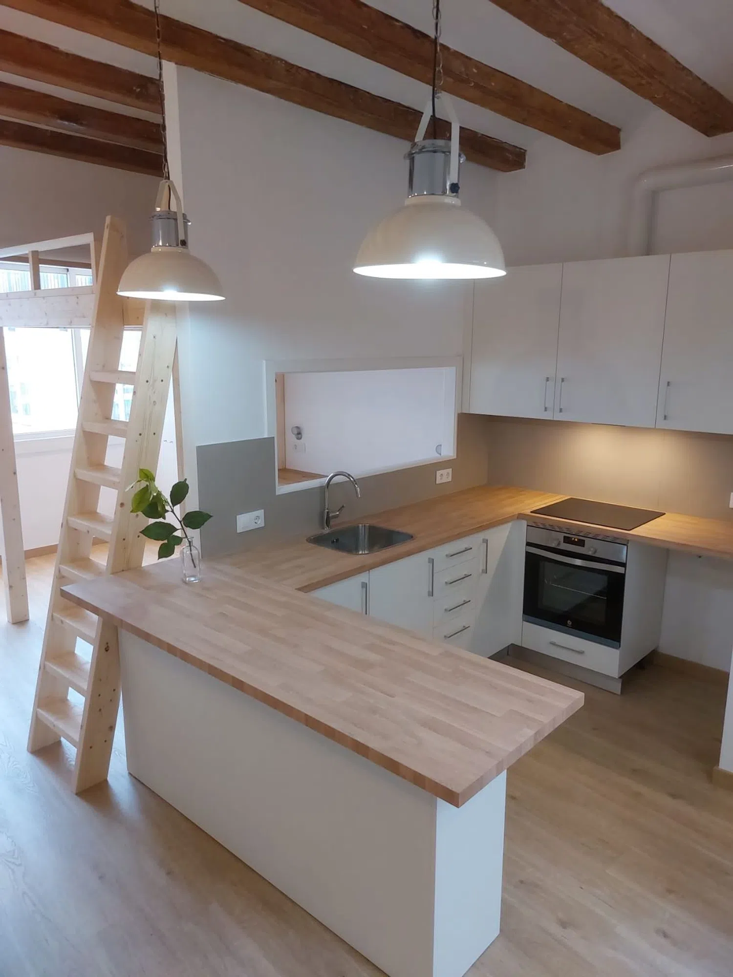 Estudio en calle de Viladomat, 146 - Foto 1