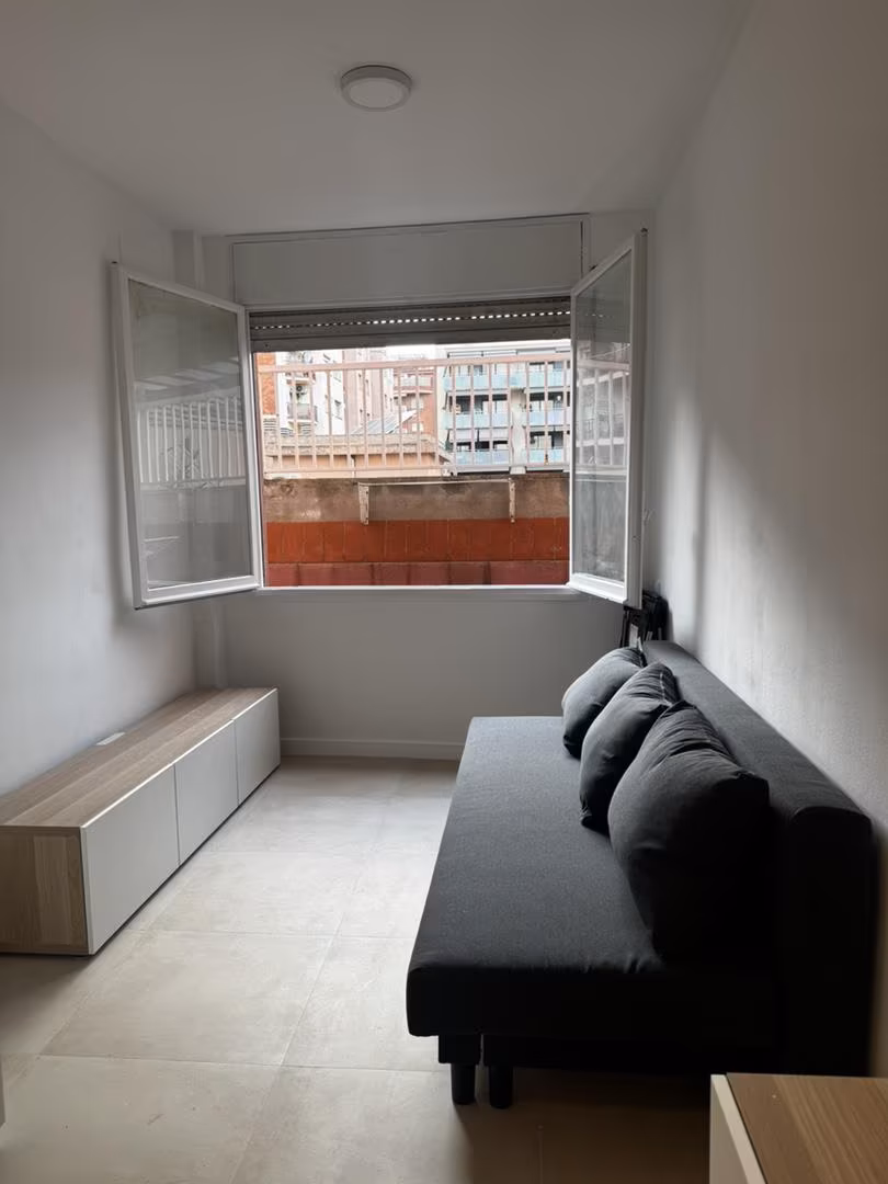 Estudio en  Gran Via de les Corts Catalanes 275 - Foto 9