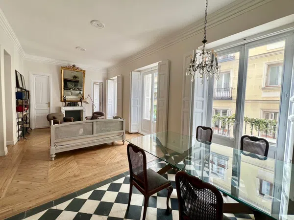 Piso en calle de Jovellanos, 7