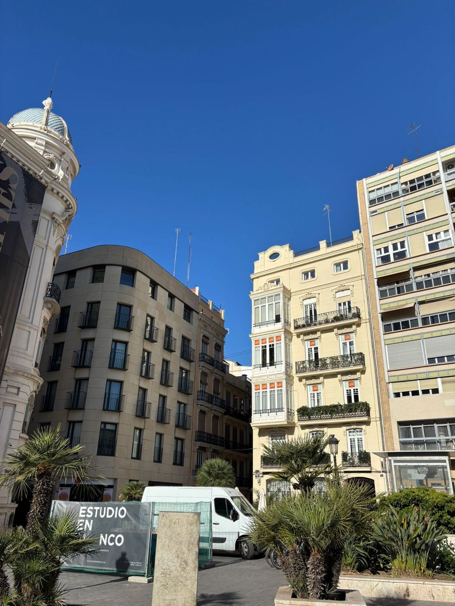 Alquiler de piso en Calle del Comte de Montornés, 15 - Foto 1