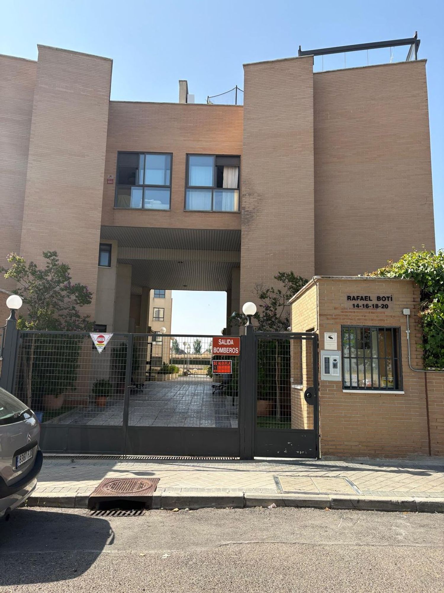 Piso en Calle de Rafael Botí, 14 Bajo a, El Plantío - Foto 2