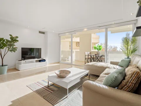 Piso en calle Rafaela Aparicio, 5 - Foto 2