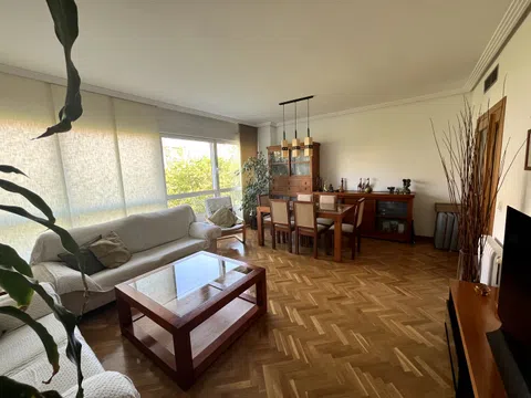 Piso en avenida del Doctor García Tapia, 220