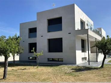 Chalet en  Avenida Villamayor 124 - Foto 2
