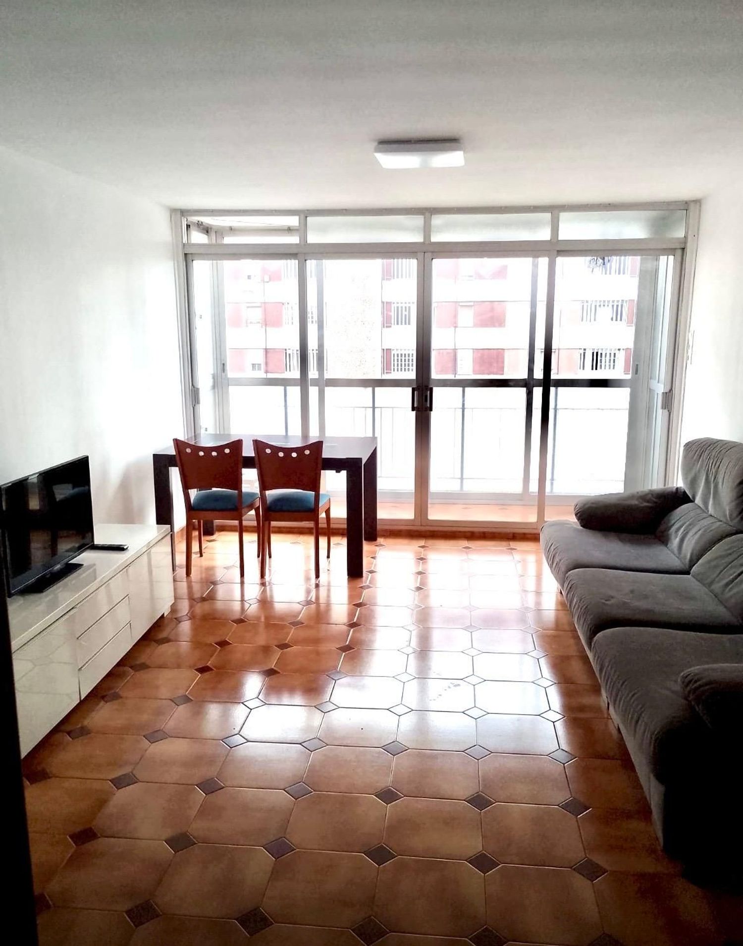 Piso en Avenida Mare de Déu de Bellvitge, 40, Bellvitge - Foto 3