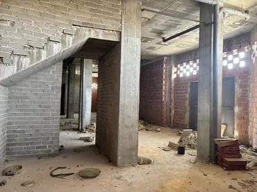 Local comercial en Burjassot - Foto 1