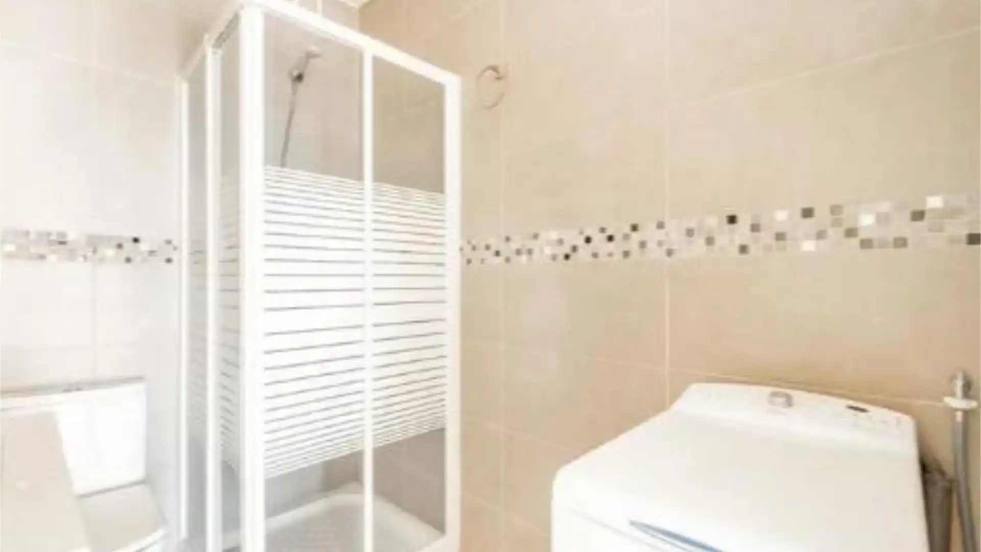 Piso en  Calle Pintor Guerrero del Castillo 2 - Foto 18