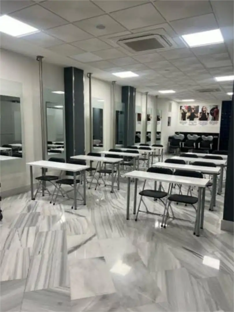 Local comercial en Puerta Osario - Foto 3