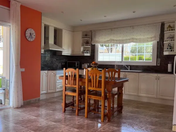 Chalet adosado en Barrio Campo de las Naciones-Corralejos - Foto 5