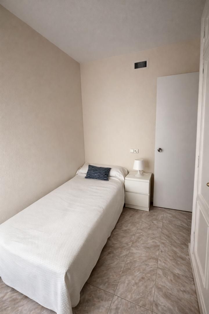 Piso en  Avenida de la Reina Mercedes 27 - Foto 4