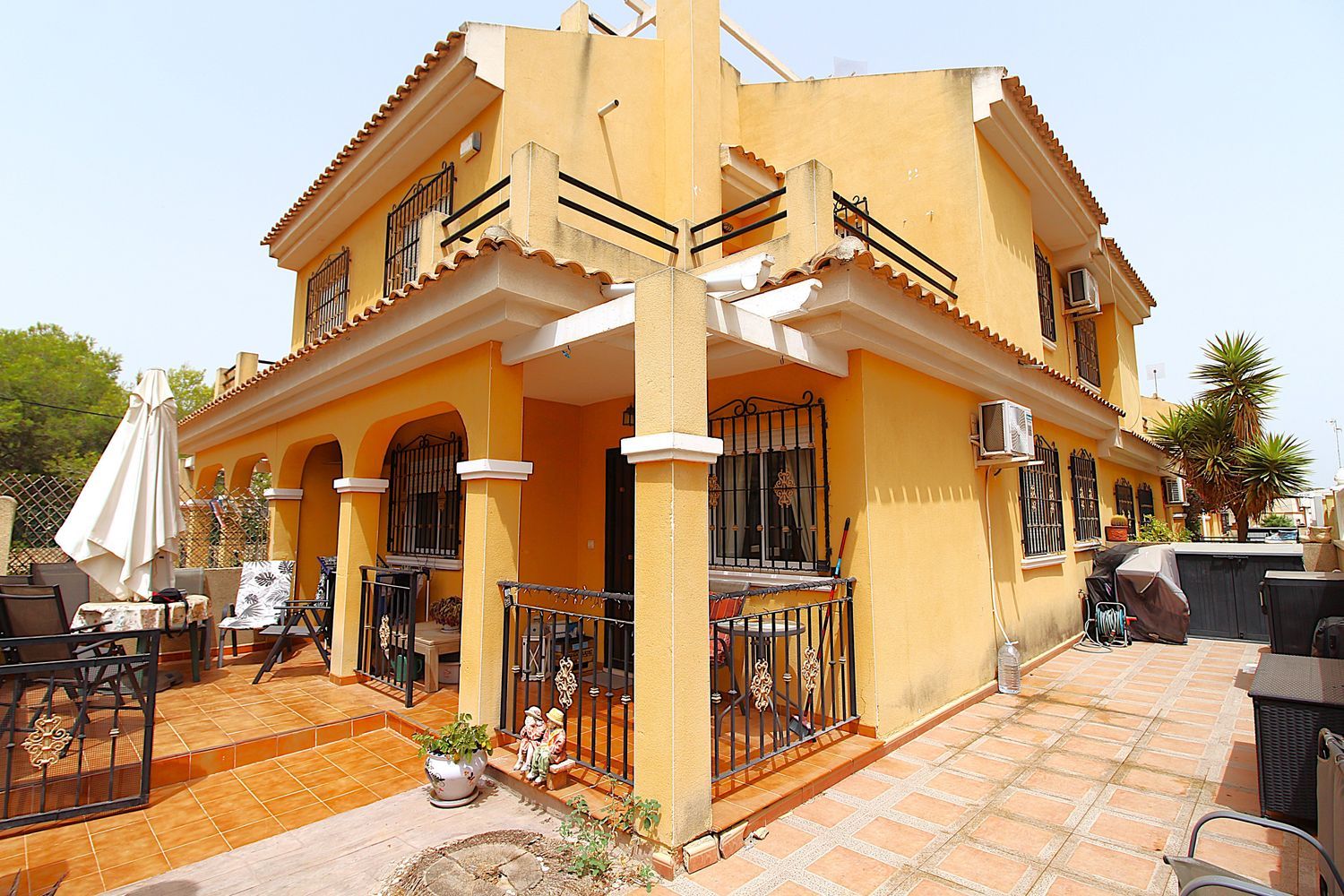 Chalet adosado en Calle Baikal, 8, Zona Lago - Los Almendros - Foto 2