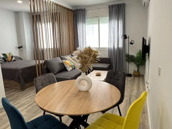Estudio en calle Gerona, 34