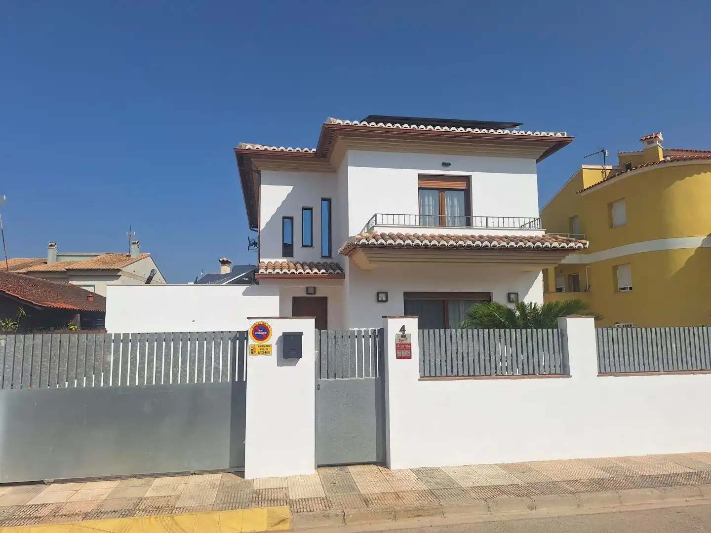 Chalet en  Carrer de la Rajada 4 - Foto 2