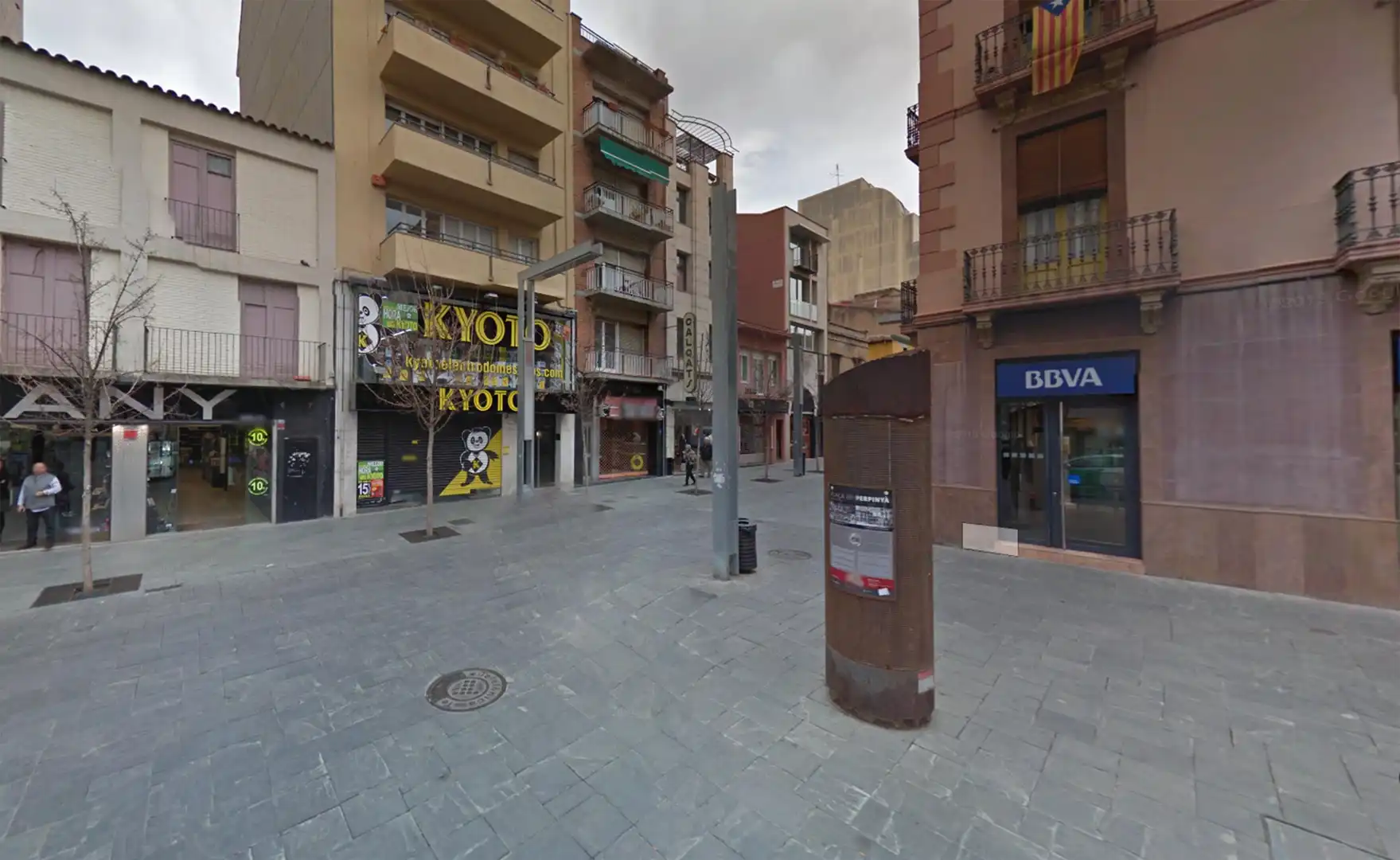 Local comercial en  Plaça Lluís Perpinyà 8 - Foto 3