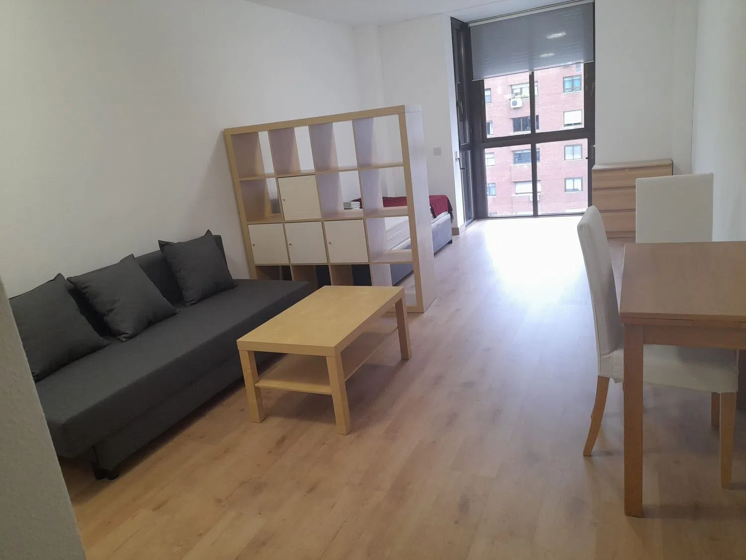 Estudio en calle de la Infanta Mercedes, 67 - Foto 1