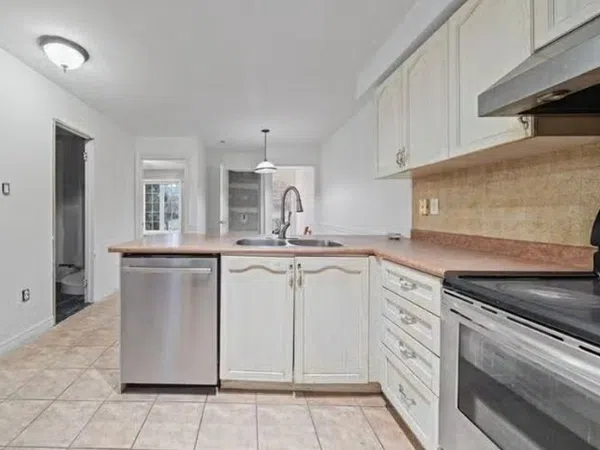 Chalet adosado en Avenida de los Robles, 21 - Foto 3