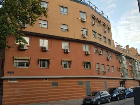 Piso en calle de Eugenia de Montijo, 57